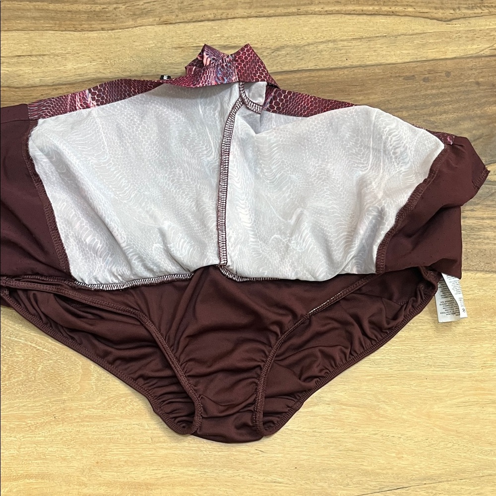 Nike Women's Burgundy Dri-Fit Running Shorts - Picture 5 of 8